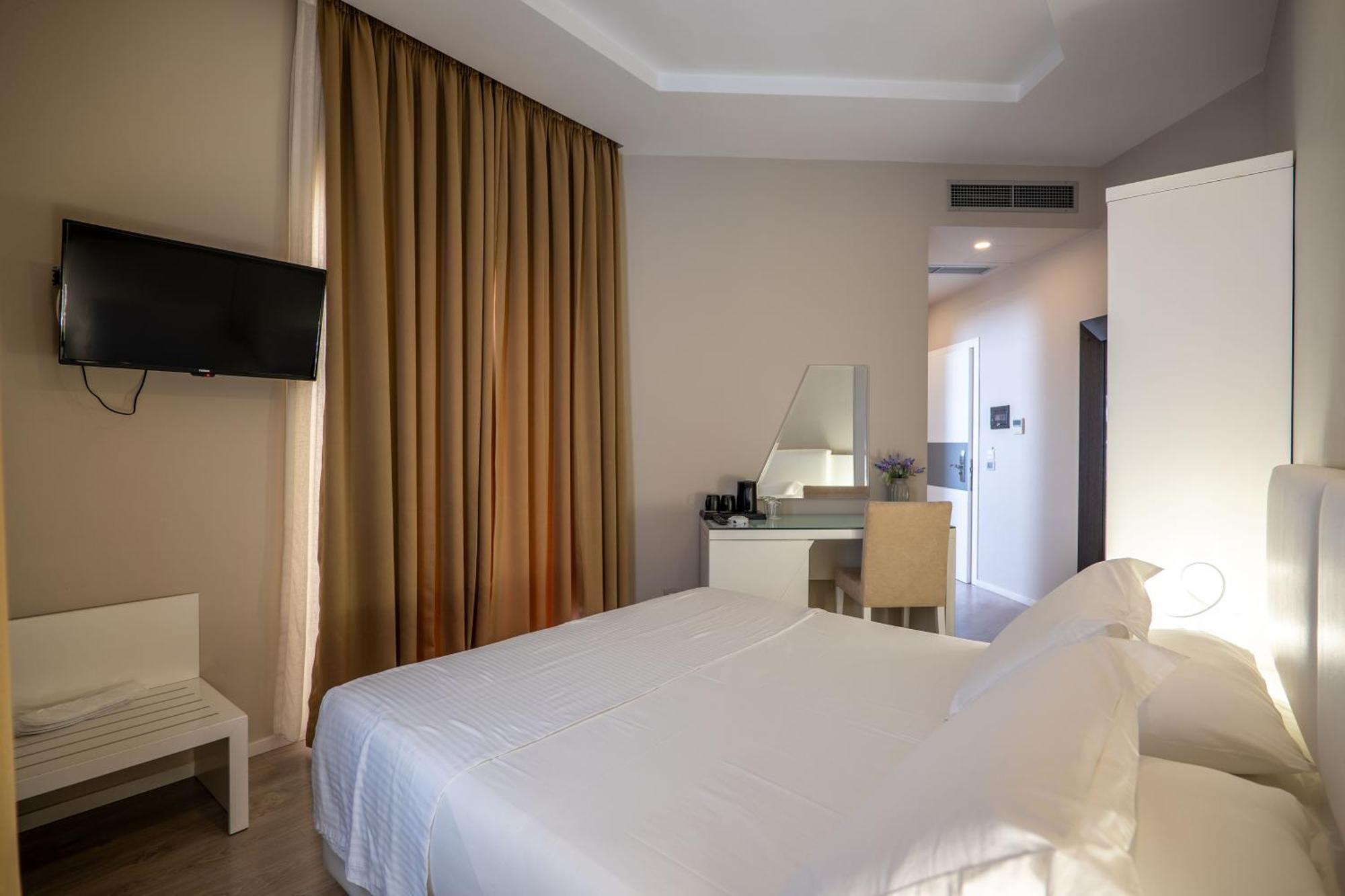Hotel Sejko Sarande Bagian luar foto