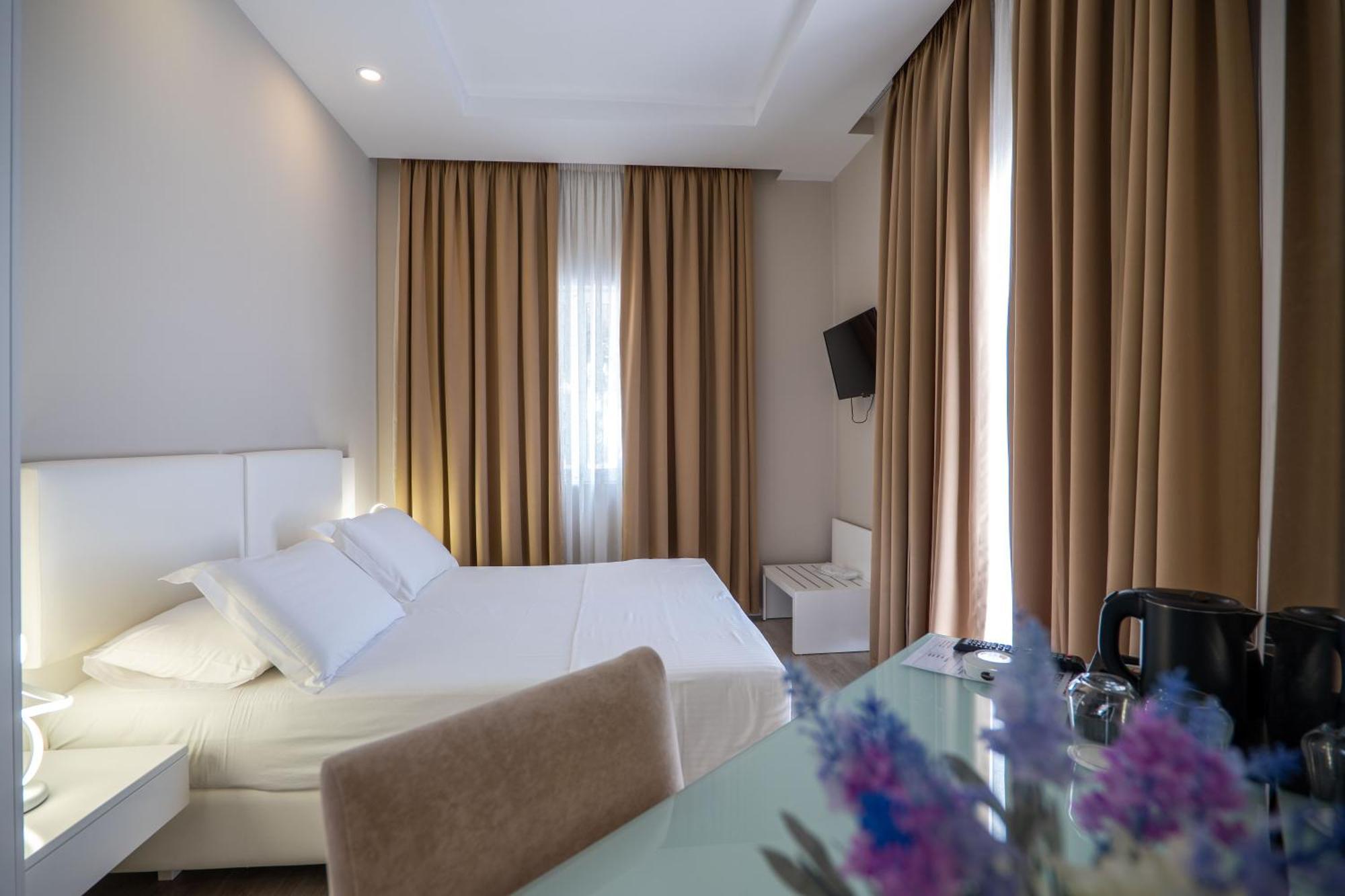 Hotel Sejko Sarande Bagian luar foto